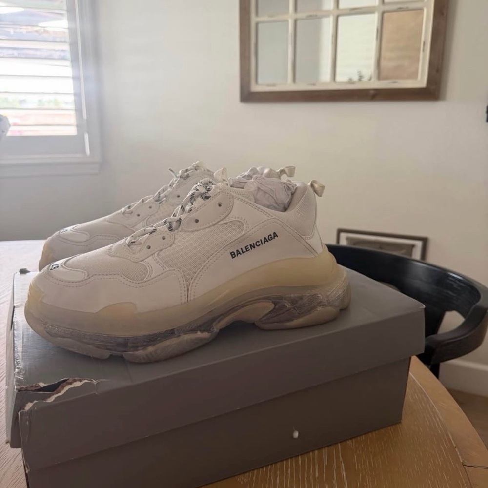 Balenciaga Triple S - Picture 2 of 5